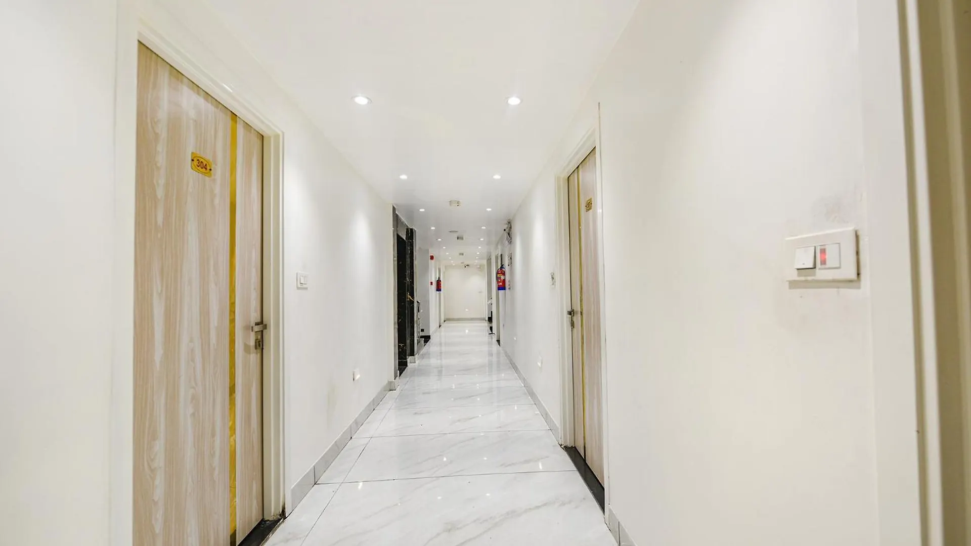 *** Hotel Fabhotel Luxury Inn Near Adarsh Nagar Metro Delhi  India