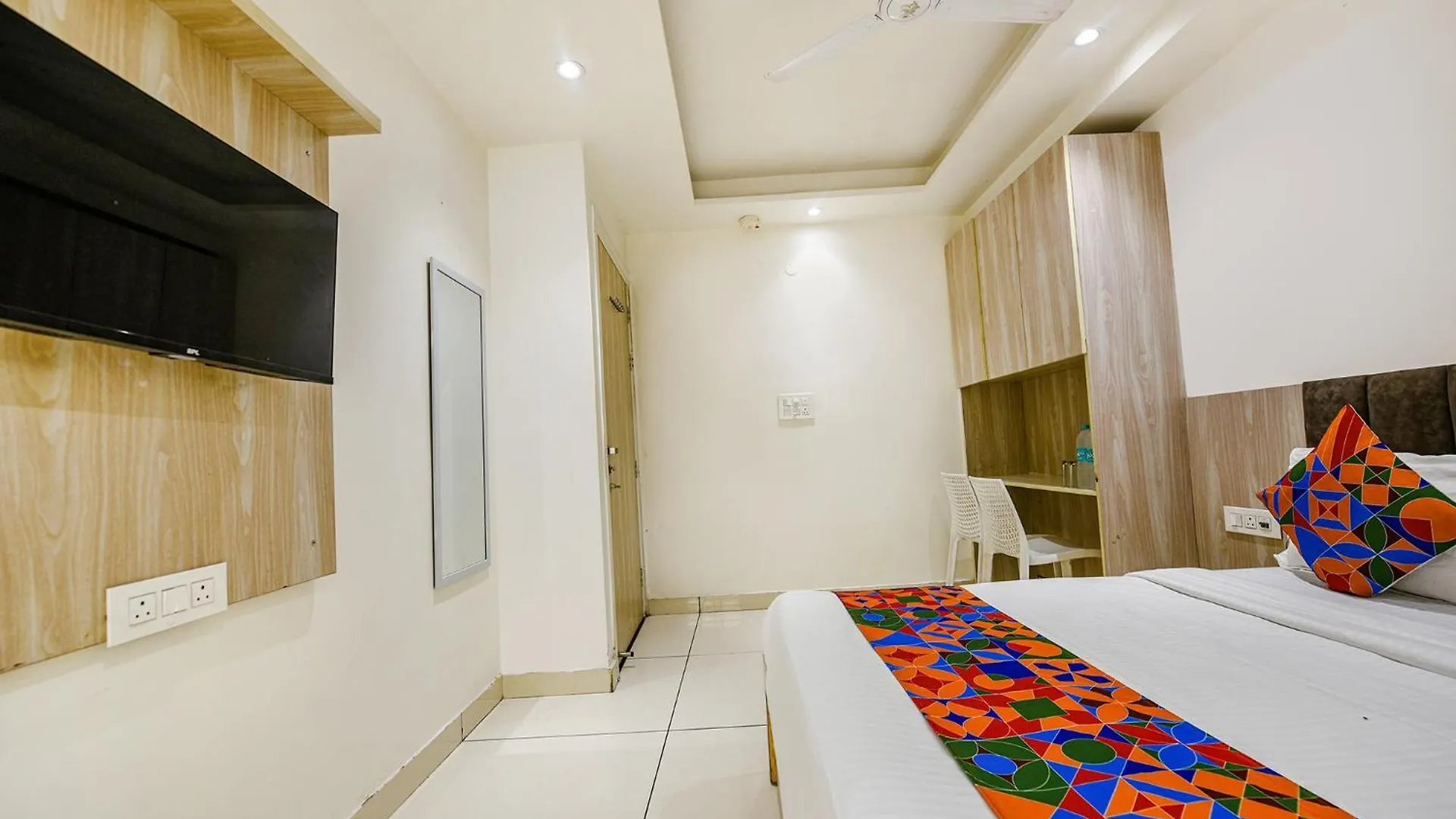 *** Hotel Fabhotel Luxury Inn Near Adarsh Nagar Metro Delhi  India