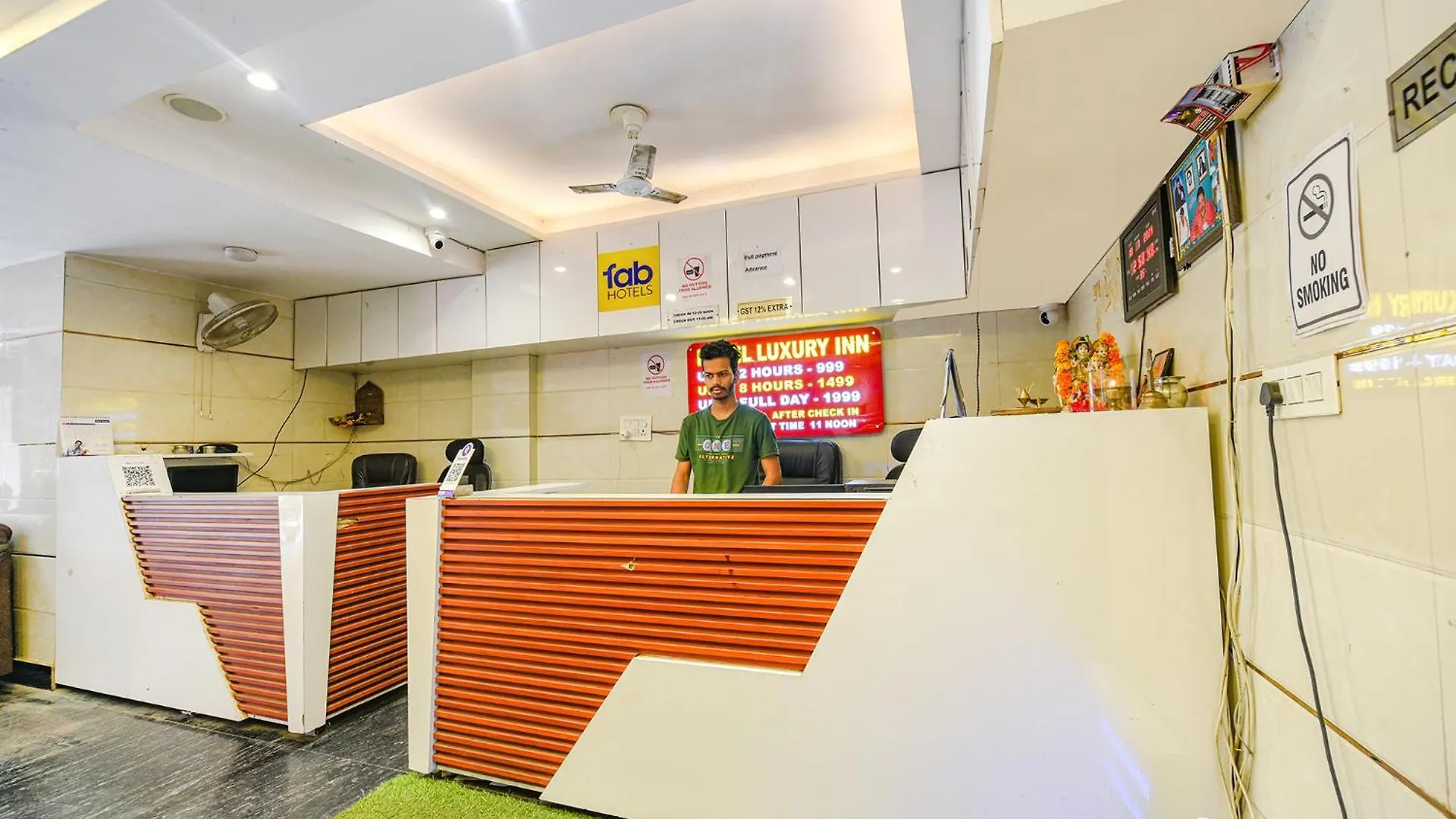 Hotel Fabhotel Luxury Inn Near Adarsh Nagar Metro Delhi