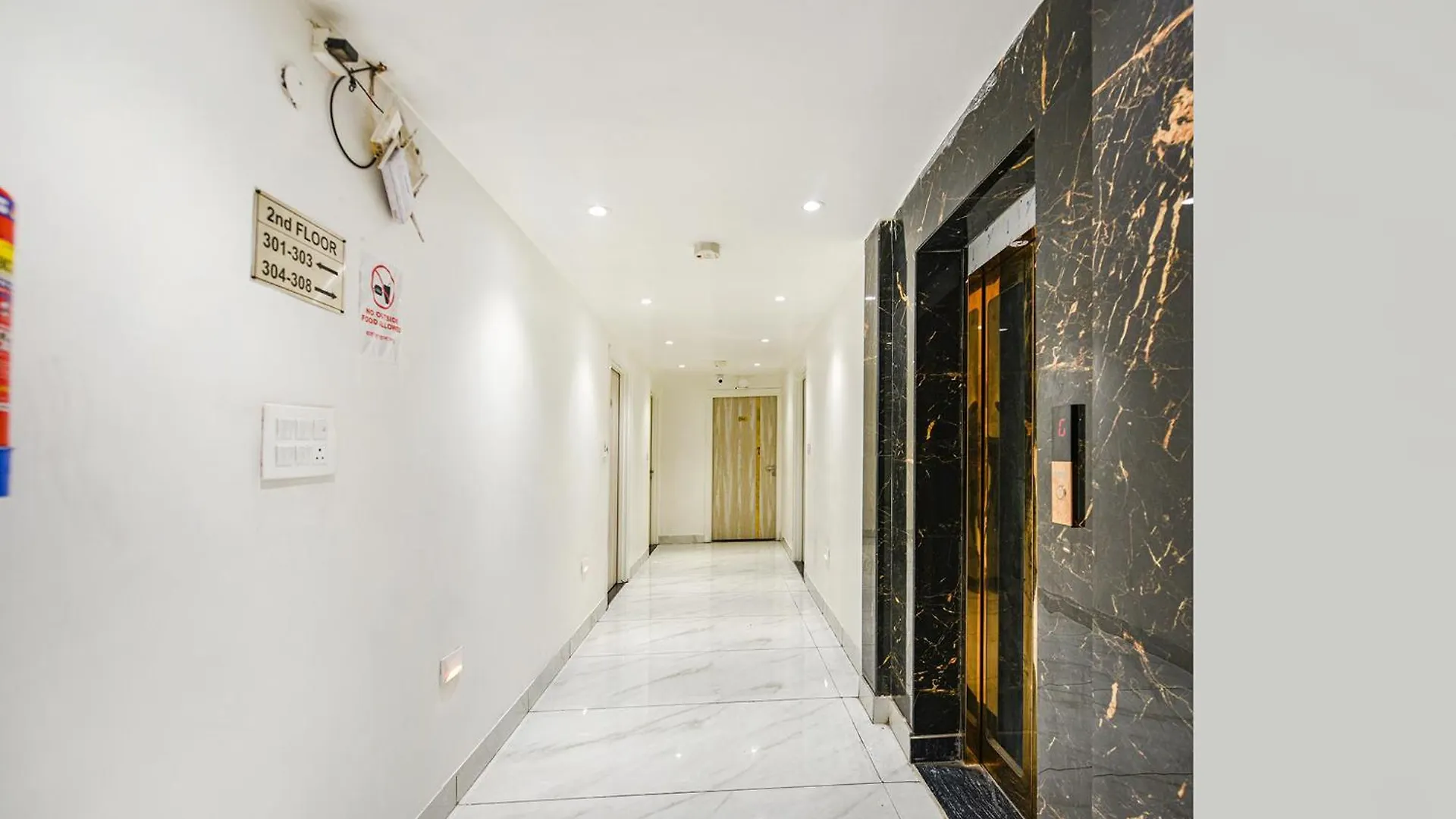 Hotel Fabhotel Luxury Inn Near Adarsh Nagar Metro Delhi