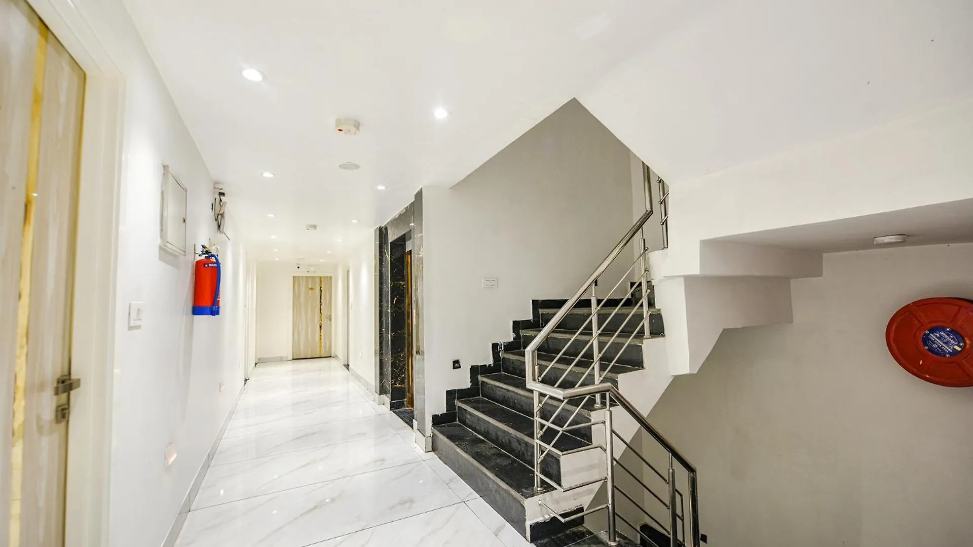 Fabhotel Luxury Inn Near Adarsh Nagar Metro Delhi  Hotel