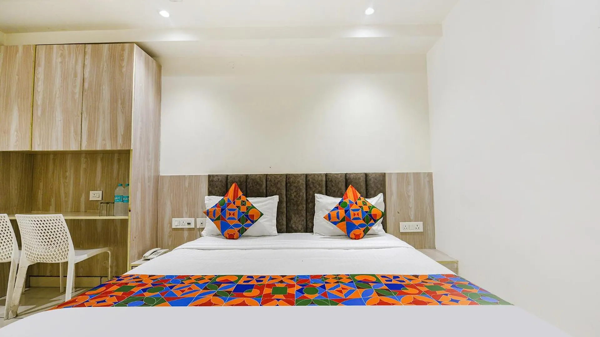 Fabhotel Luxury Inn Near Adarsh Nagar Metro Delhi